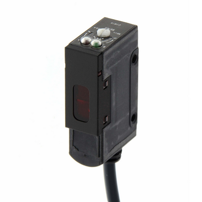Omron Photolelectric Sensor, Retroreflective, 2M, DC, 3-Wire, NPN, Vertical, 2M cable 4536853282738